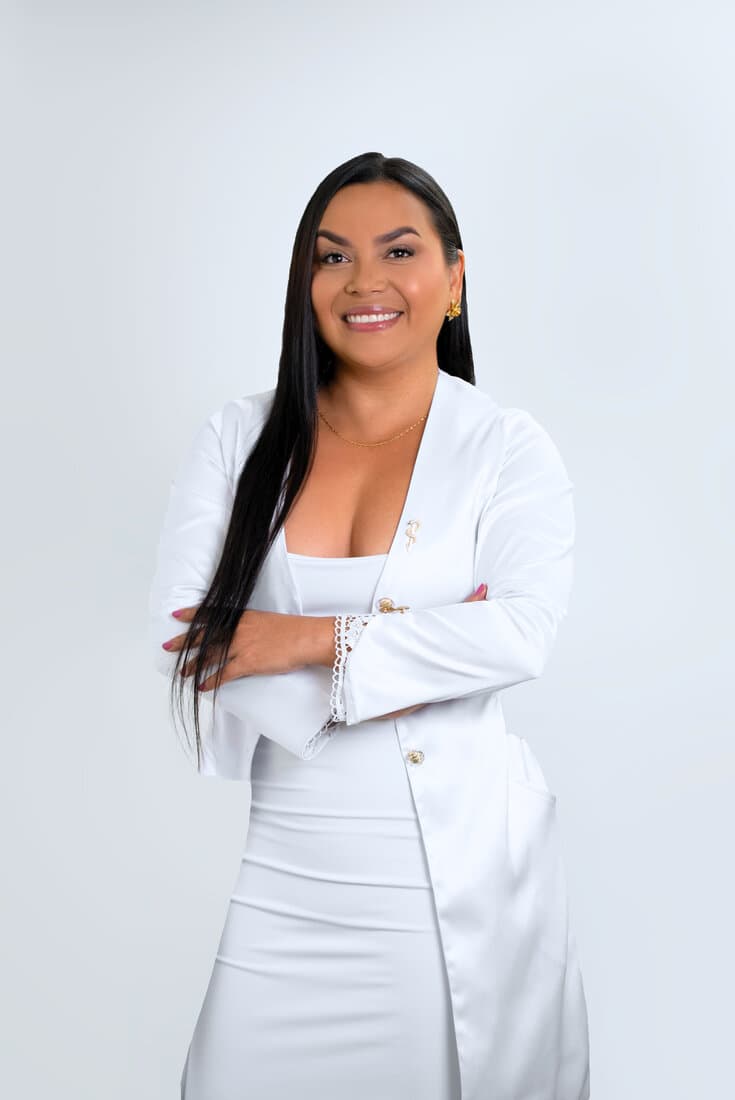 Dra. Angela Cadavid — Board-Certified Plastic Surgeon in Medellín